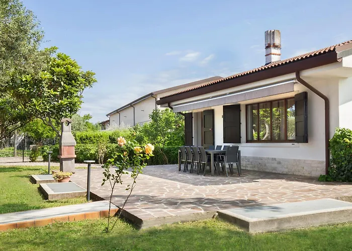 Vila Delle Coste With Pool