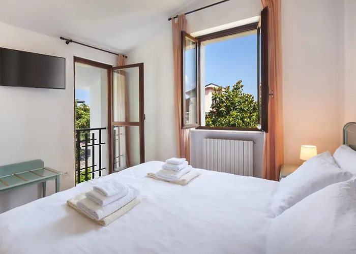 Vila Delle Coste With Pool Lazise