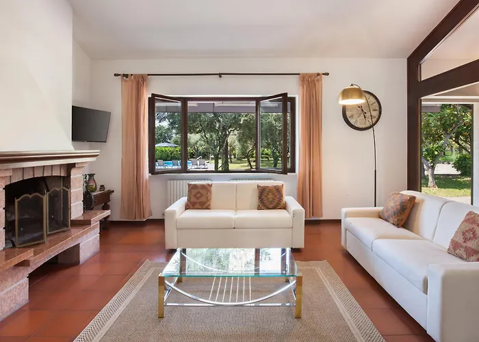 Delle Coste With Pool Vila